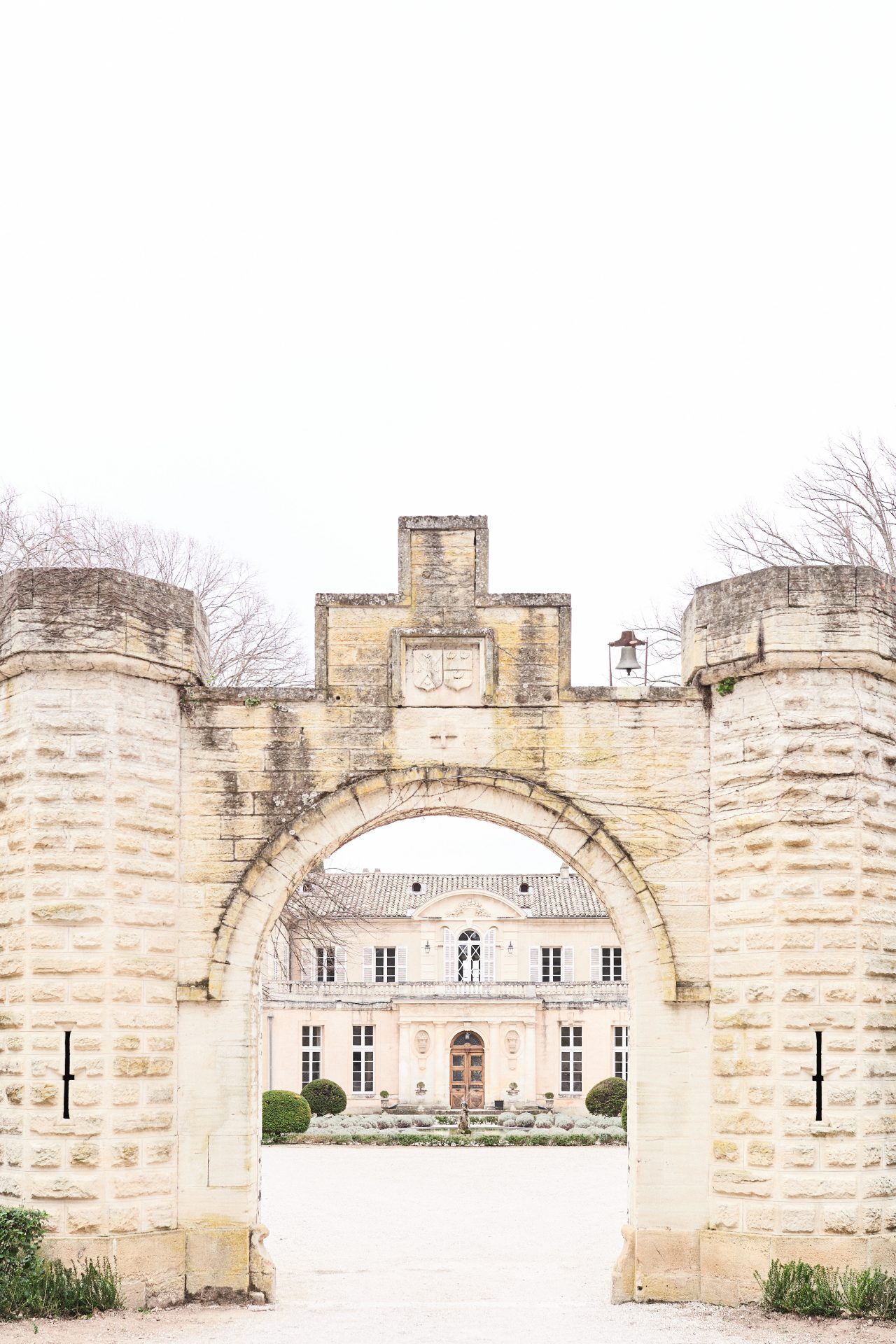 Experience the elegance of Château Martinay: a provencal gem 