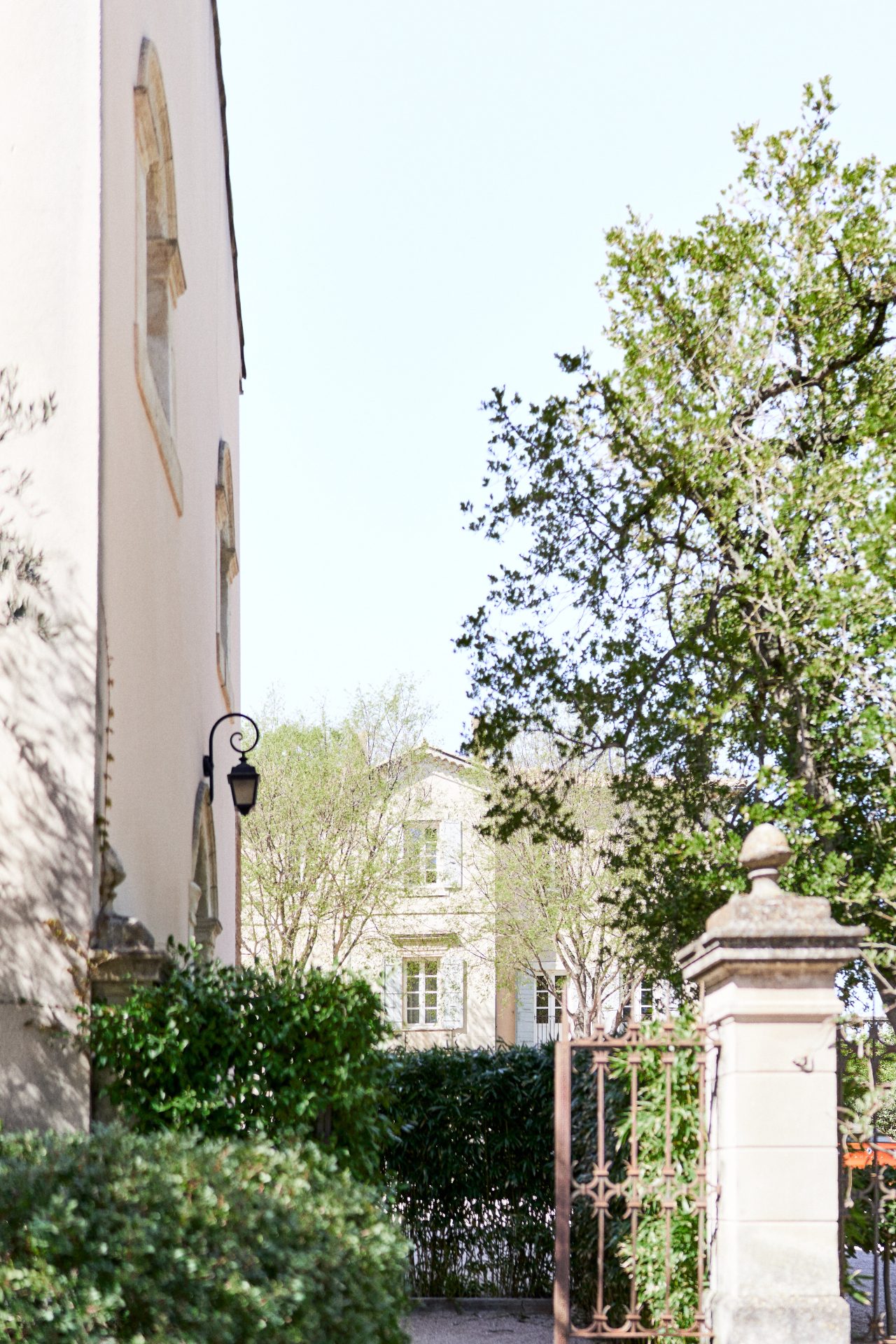 Discover Château La Tour Vaucros: A historic estate in the heart of Provence